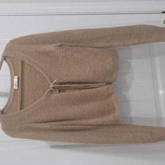 Hollister open front Fuzzy Tan Cardigan with tie, Med - Picture 1 of 5